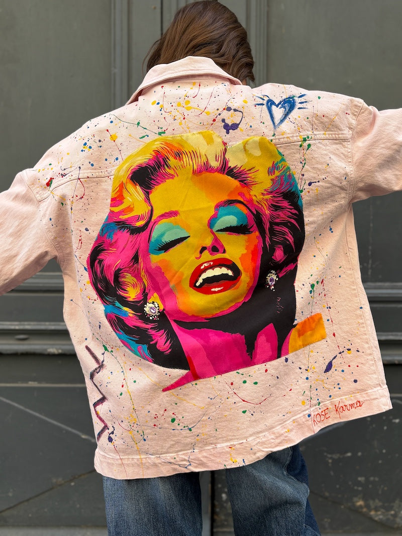 Veste en jean rose oversize customisée Marilyn Monroe Pop Art