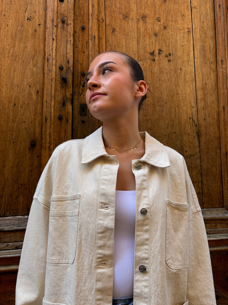 Veste oversize blanc cassé brodée de fleurs baroques en perles noires