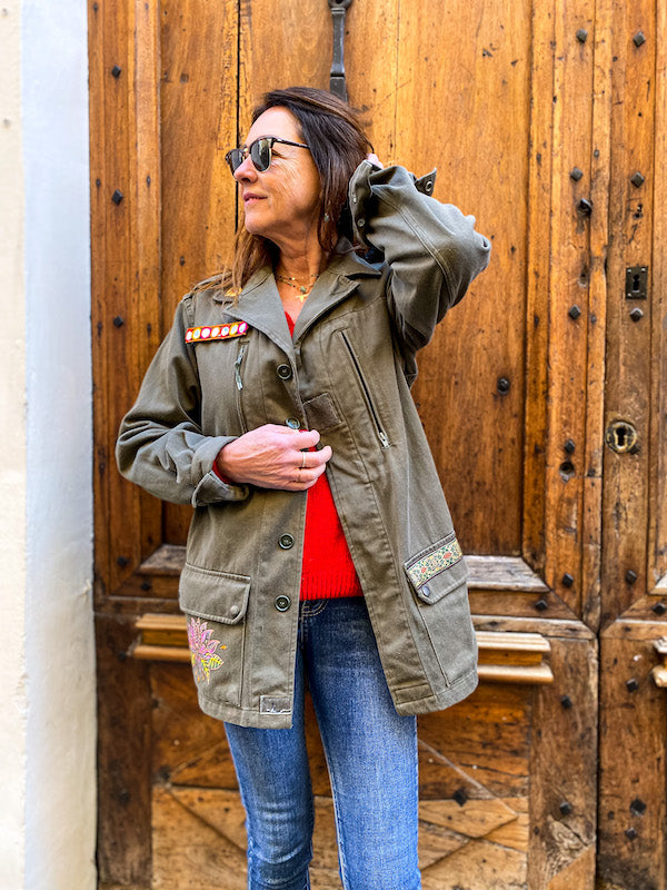 Veste militaire customisée d'une tête de Bouddha