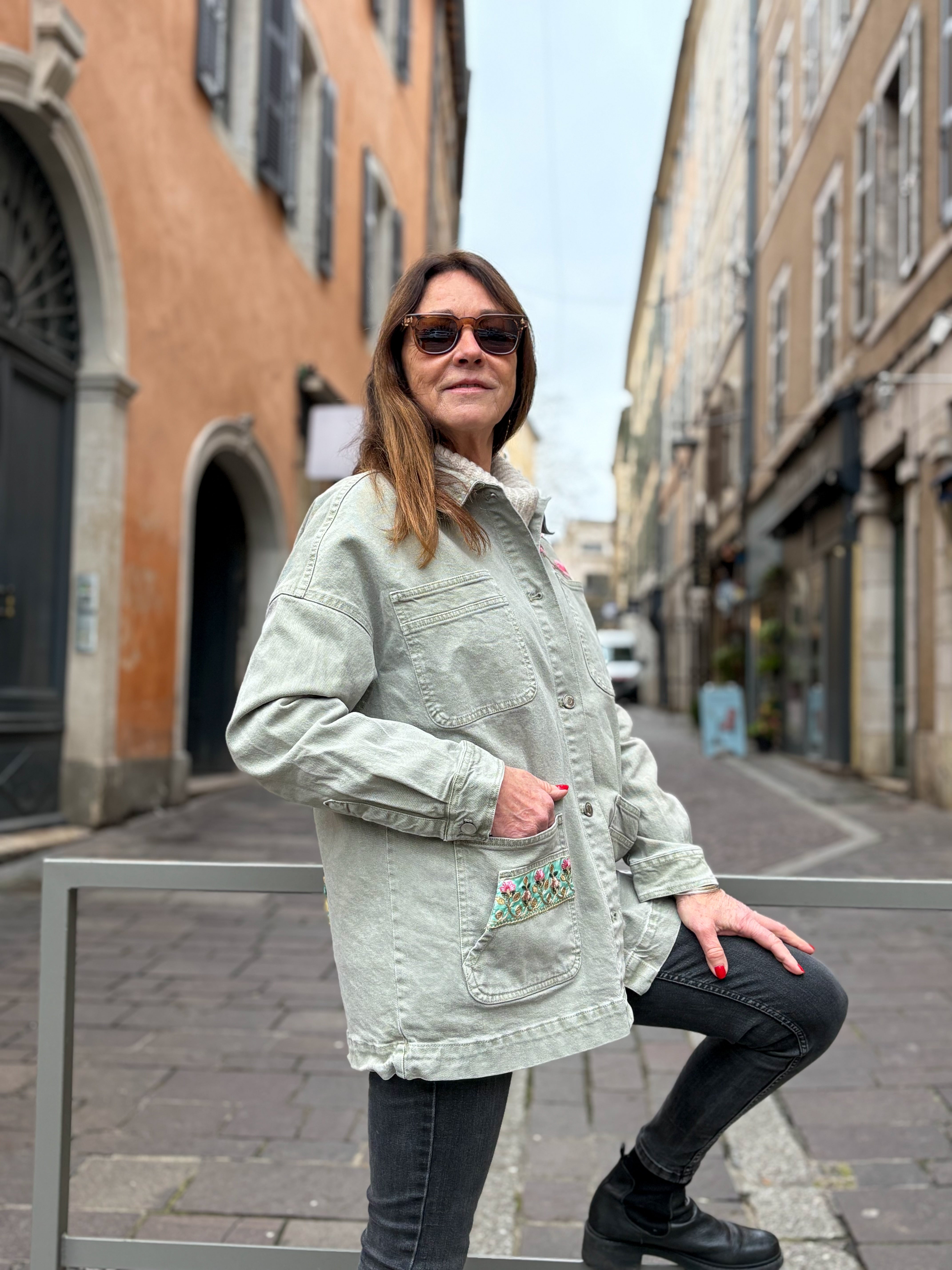 Veste en jean kaki oversize brodée Frida Kahlo - Amarillo