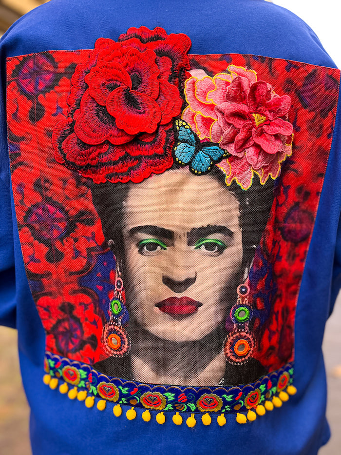 Veste bleu de travail customisée d'un visage Frida Kahlo