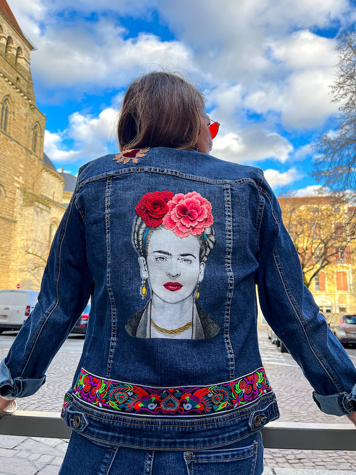 Veste en jean brodée àa la main Frida Kahlo Floras
