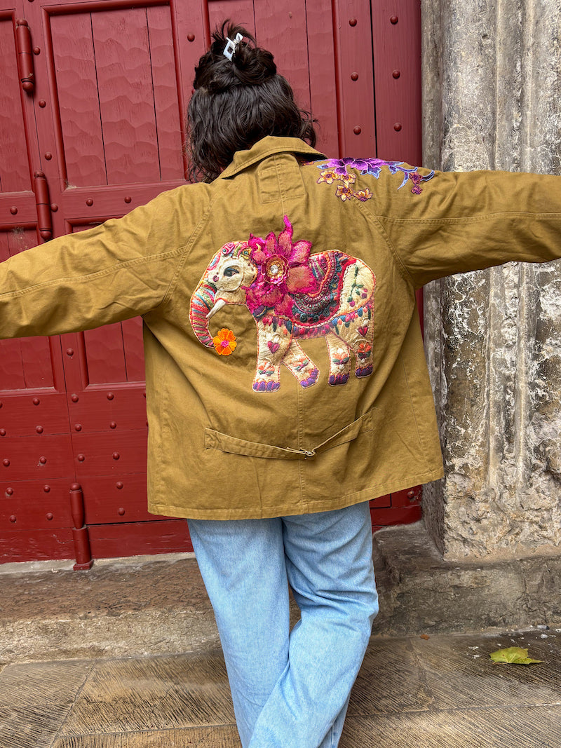 Veste kaki brodée d'un Éléphant