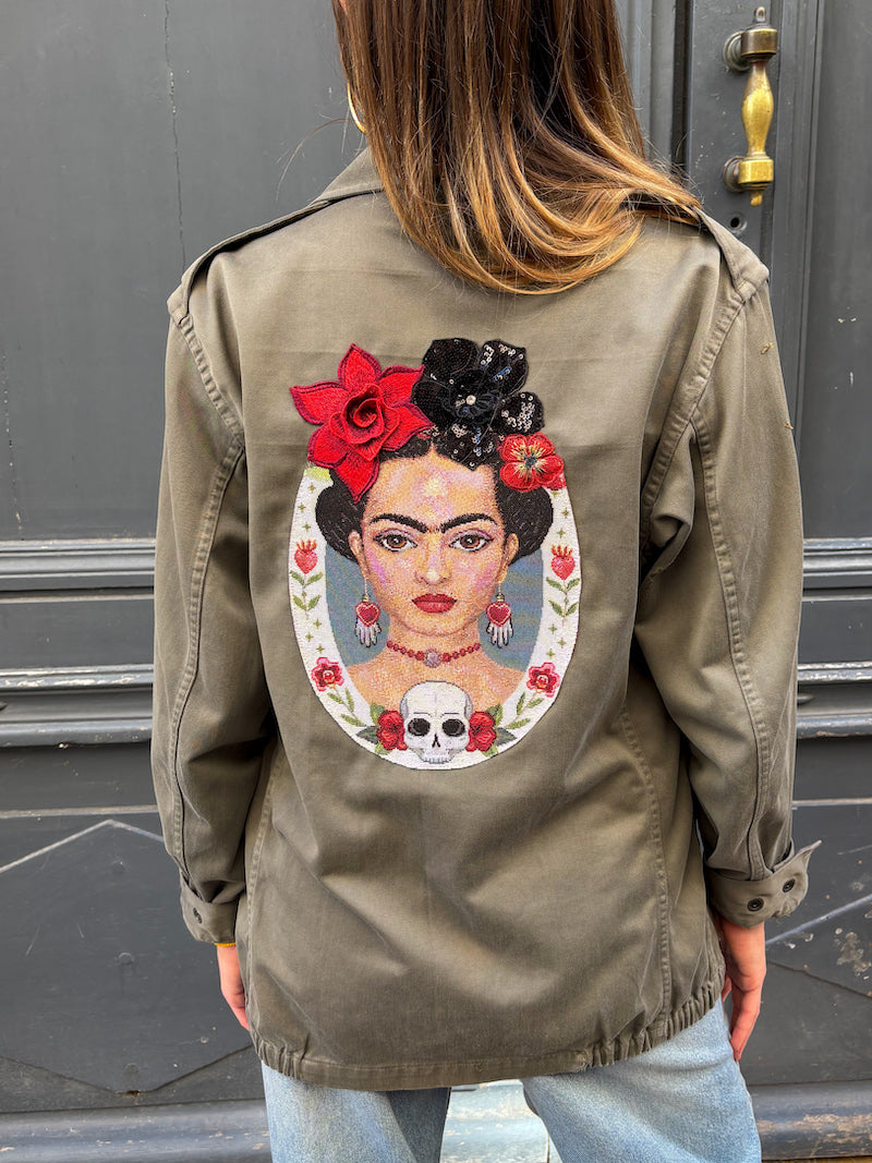 Veste militaire brodée à l'effigie de Frida Kahlo - Raíces y flores