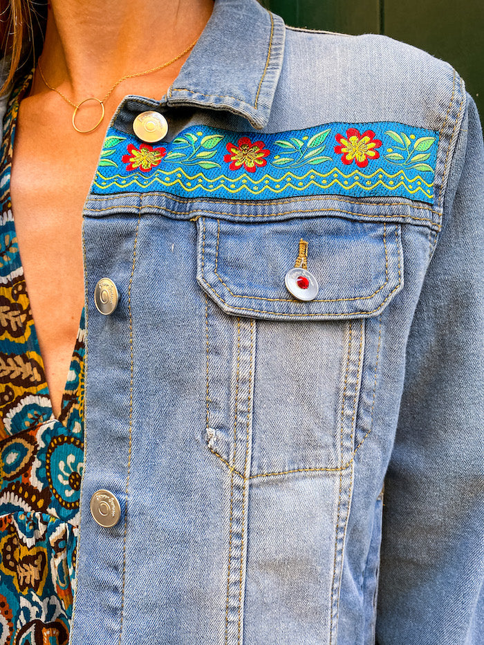 Veste jean délavé main de Fatma