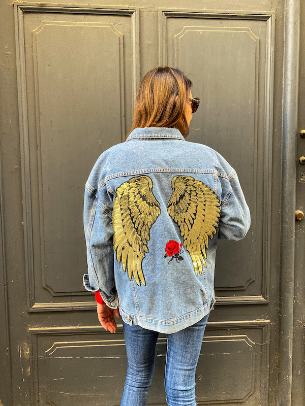 Veste en jean oversize personnalisée avec des ailes d'ange dorées