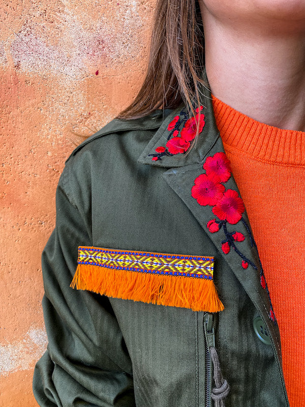Veste militaire customisée d'une Frida Kahlo El Arte
