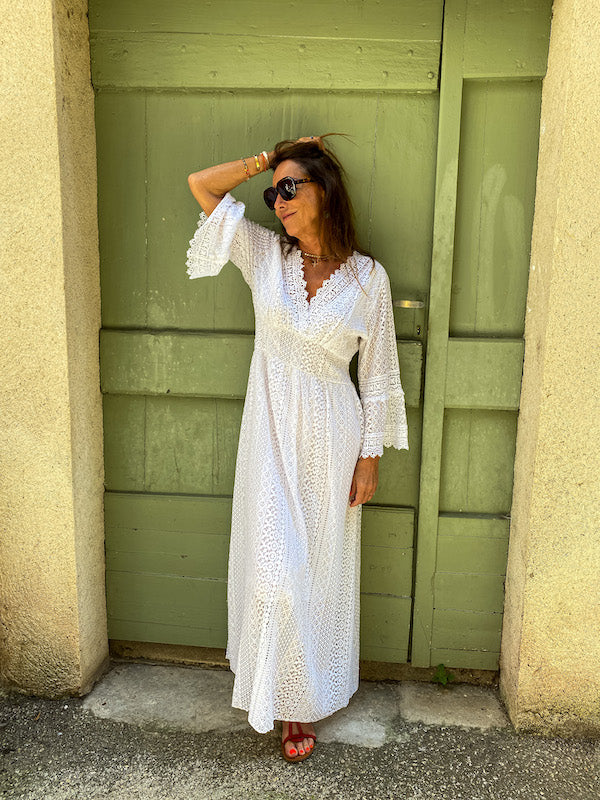 Robe longue blanche bohème en dentelle