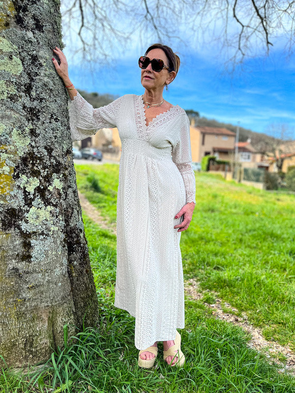Robe longue écru en dentelle bohème