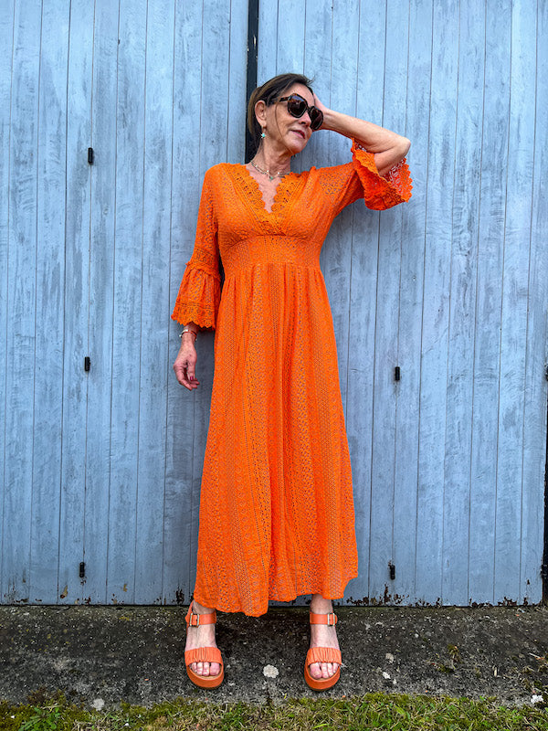 Robe longue à manches longues en dentelle orange bohème