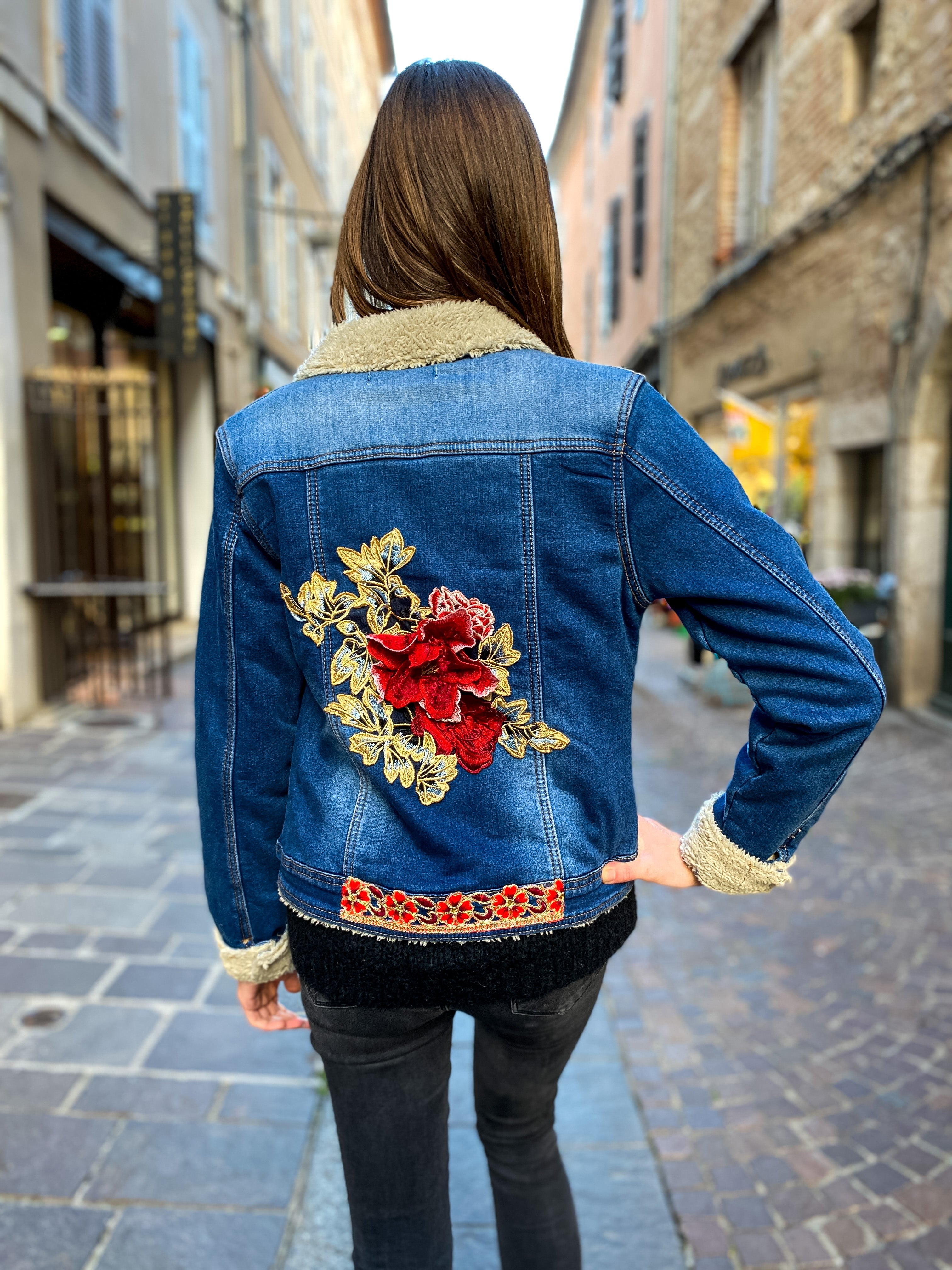 Veste en jean molletonnée à fleurs - Veste en jean
