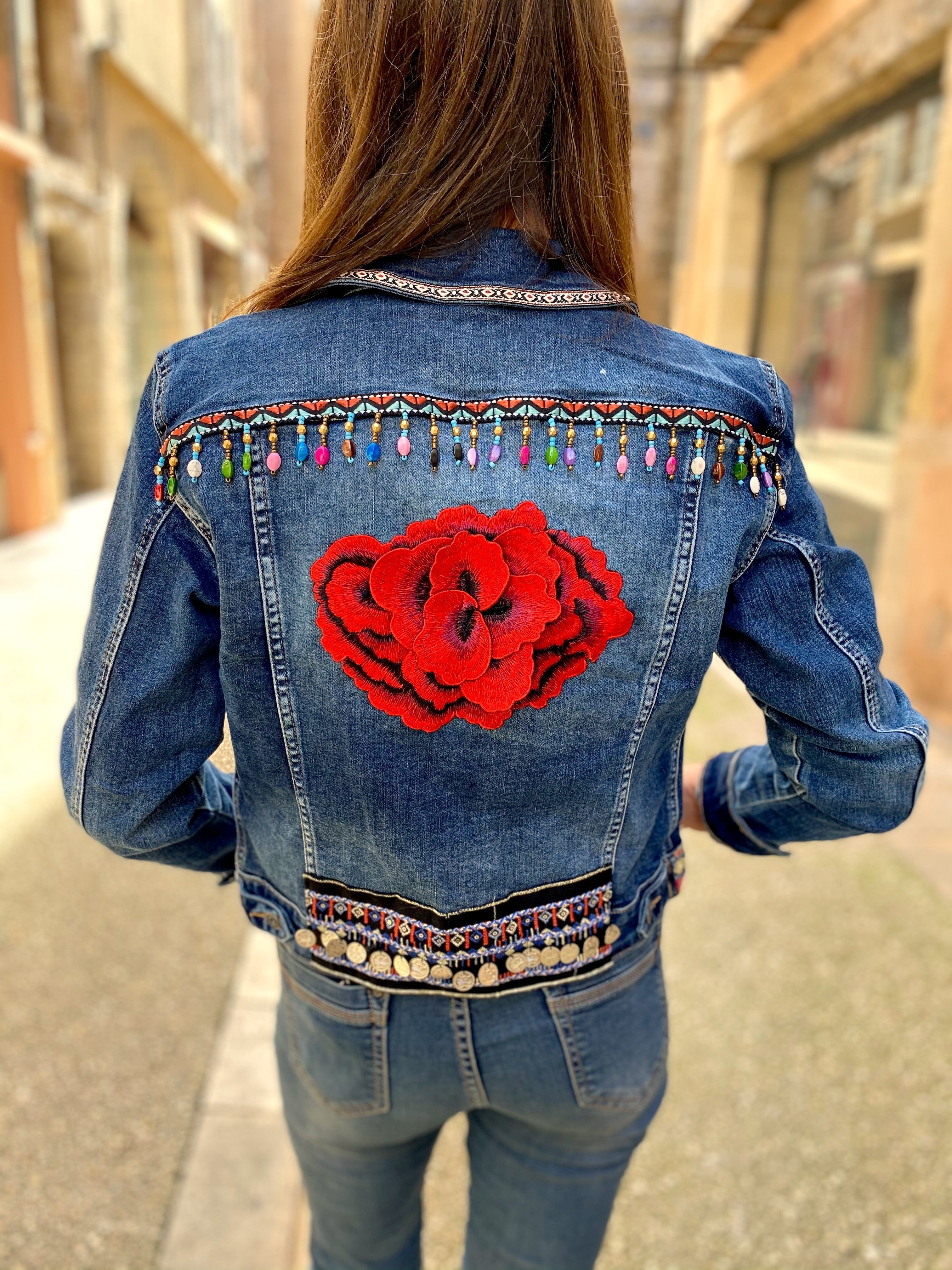 Veste jean délavé fleur rouge Gypsy - Veste en jean
