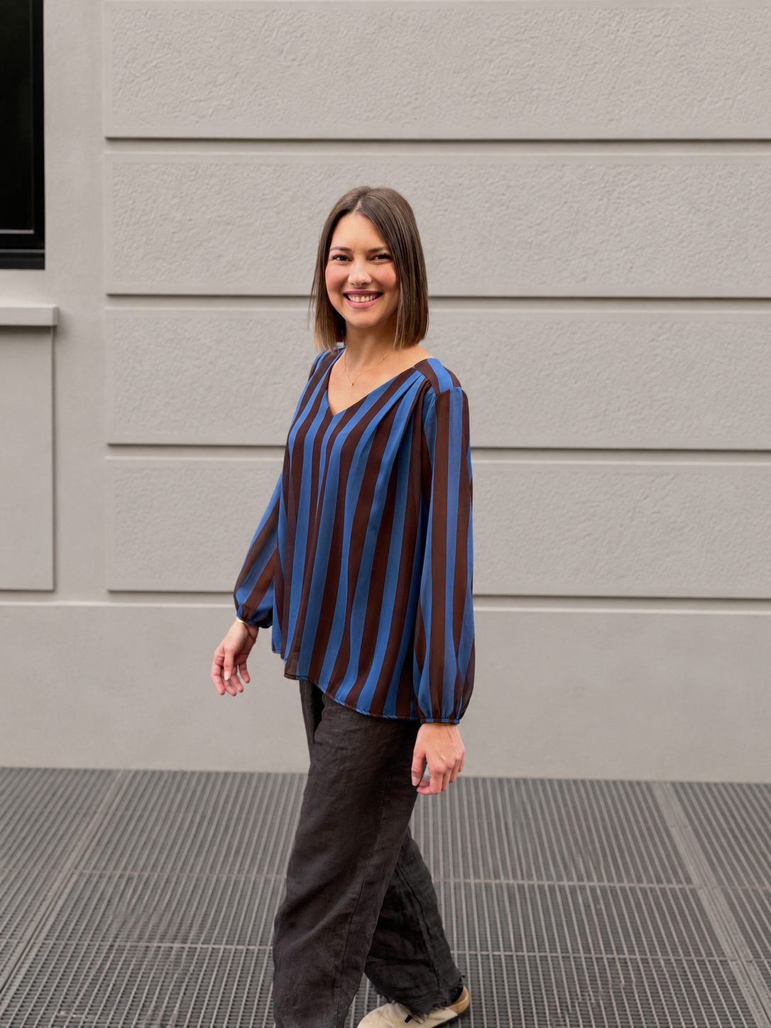 blouse bleu marine rayée pour femme tendance mi-saison