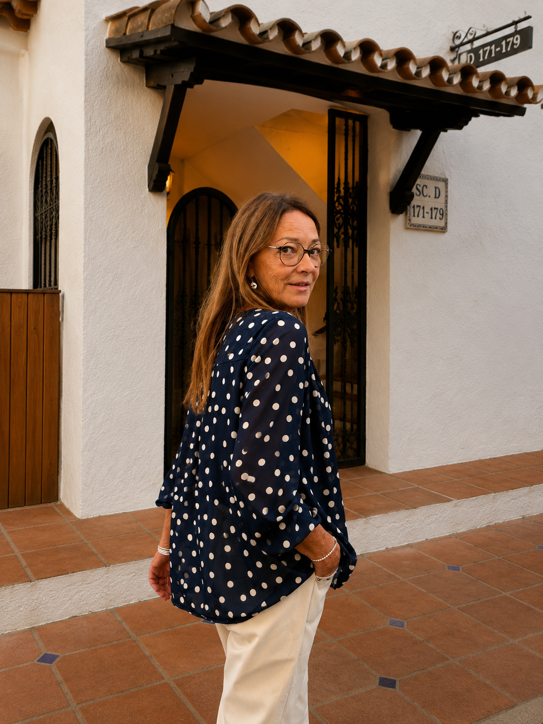 blouse bleu marine a petit pois tendance pour femme