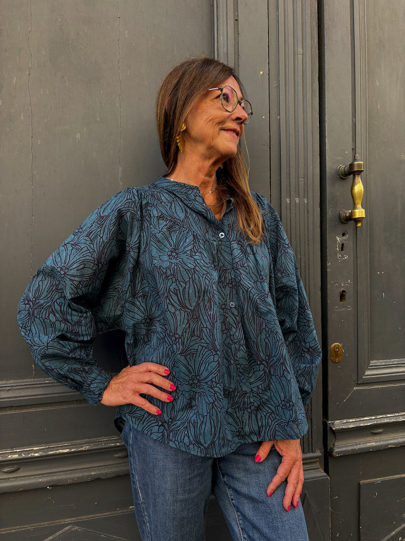 Blouse bleue à fleurs April Vintage