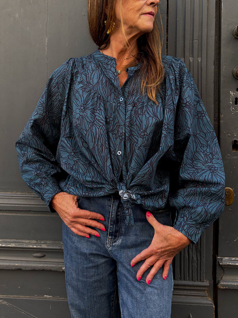 Blouse bleue à fleurs April Vintage
