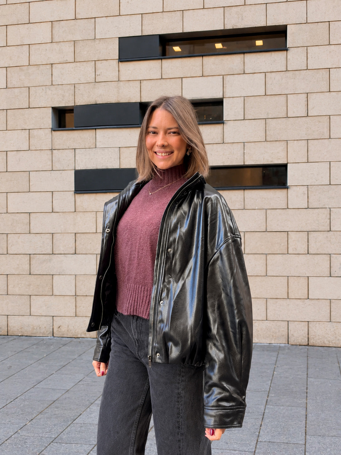 Veste bomber en similicuir noir tendance pour femme