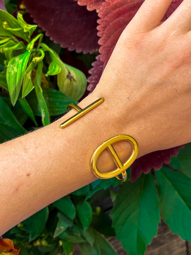 Bracelet jonc doré en acier – Design géométrique ajouré