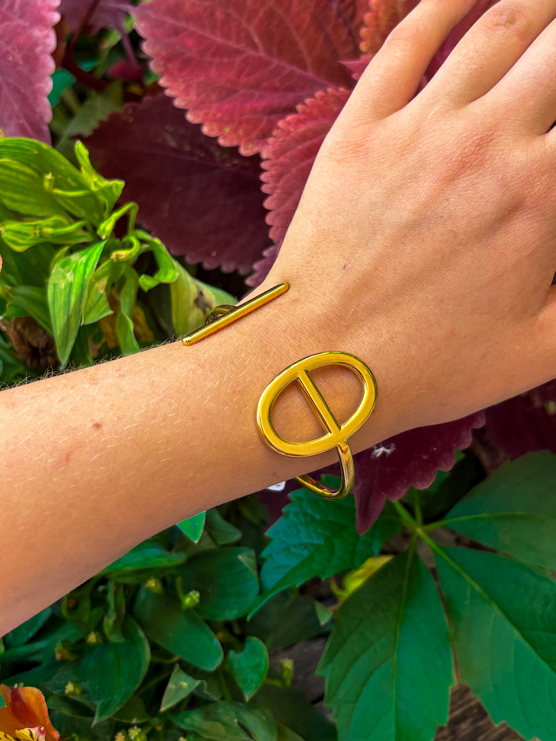 Bracelet jonc doré en acier – Design géométrique ajouré