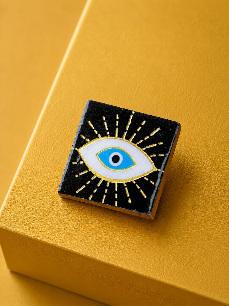 broche oeil protecteur bleu