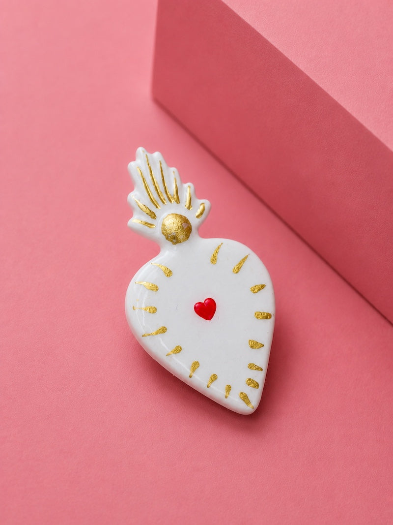 broche tendance coeur sacre