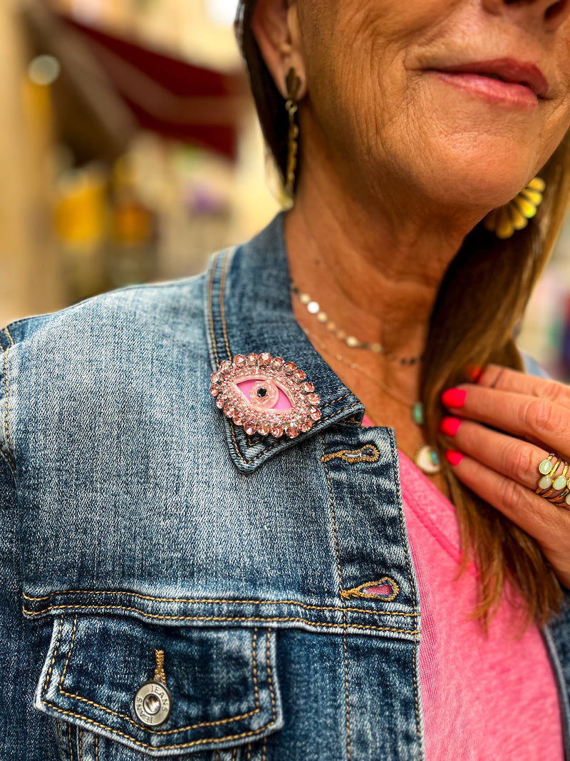 Broche oeil protecteur rose en perles de cristal