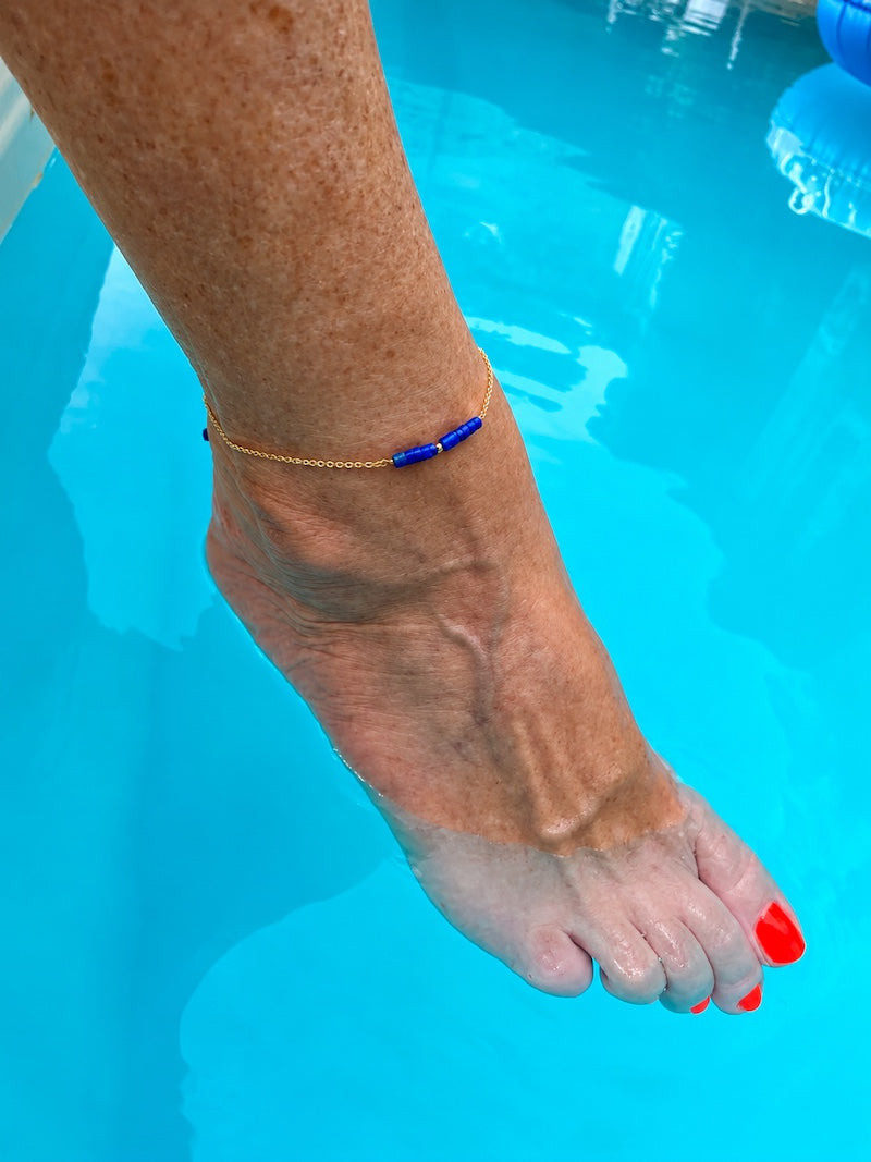Bracelet de cheville bleu en plaqué or et lapis-lazuli