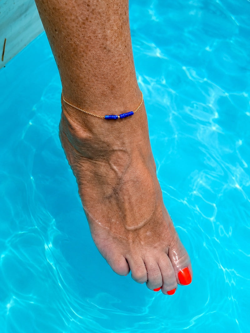 Bracelet de cheville bleu en plaqué or et lapis-lazuli