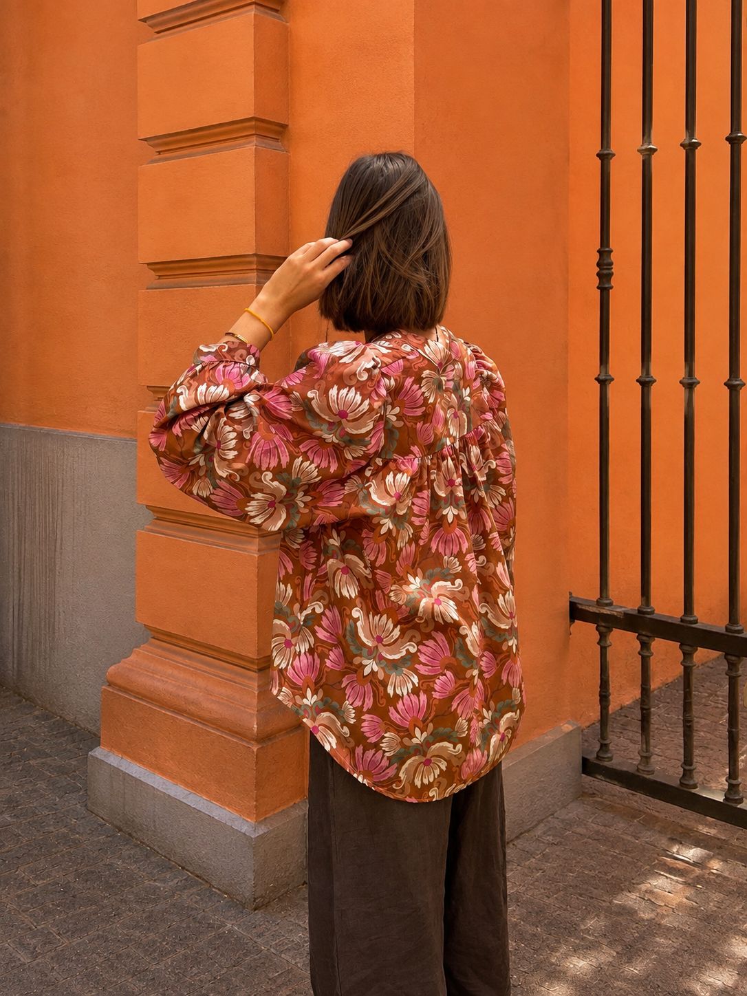 chemise tendance fluide terracotta à fleurs mi saison automne