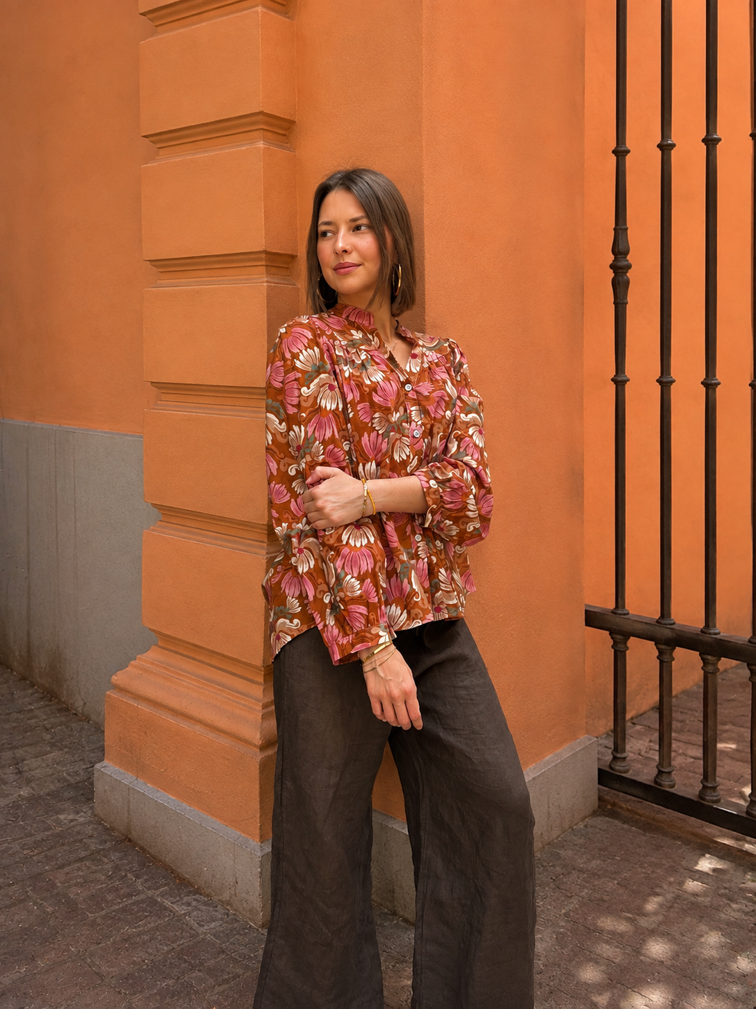 chemise terracotta tendance pour femme à motif fleurs
