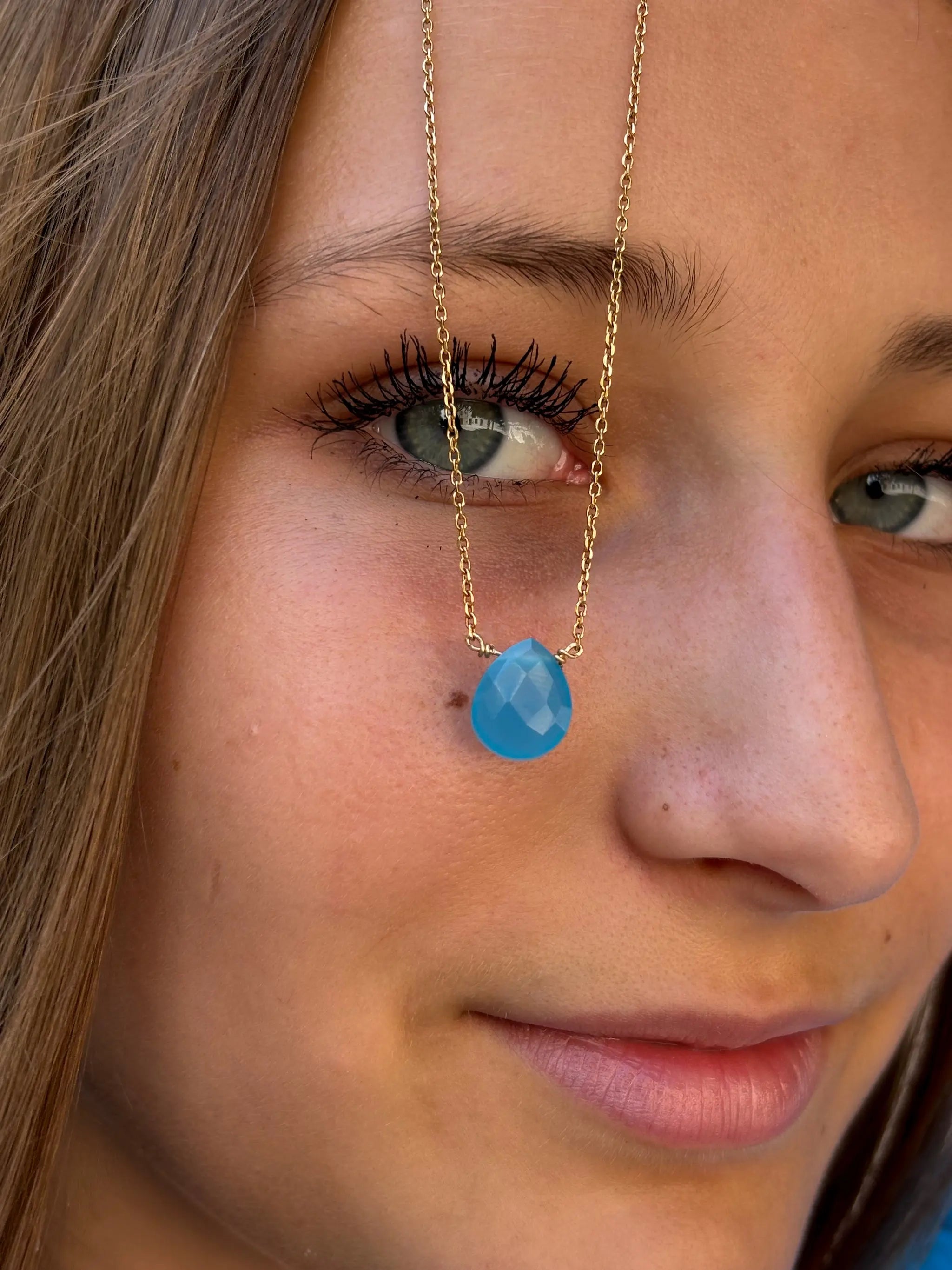 Collier goutte tendance pour femme
