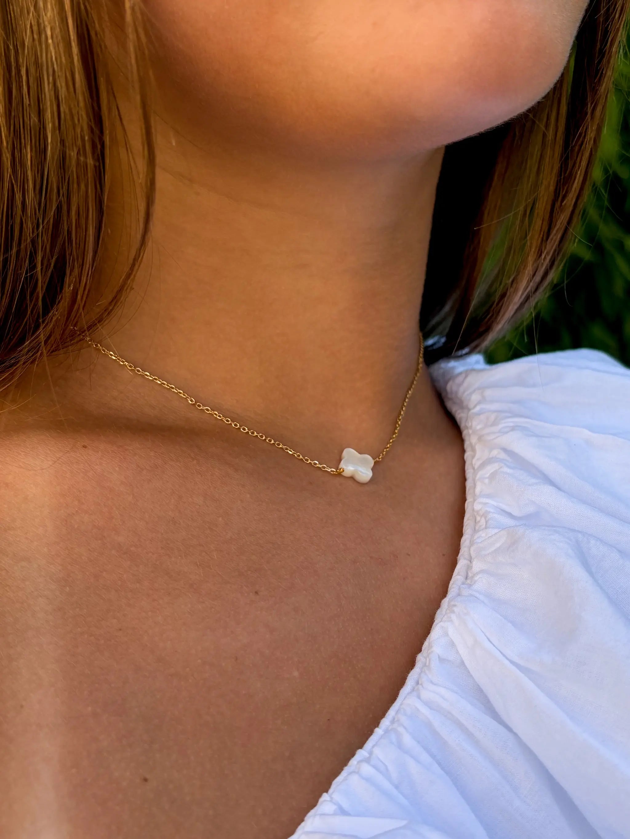 Collier trèfle blanc en plaqué or 18 carats doré