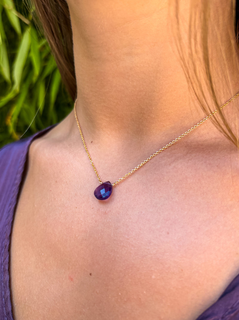 Collier en plaqué or et pierre semi précieuse améthyste violette