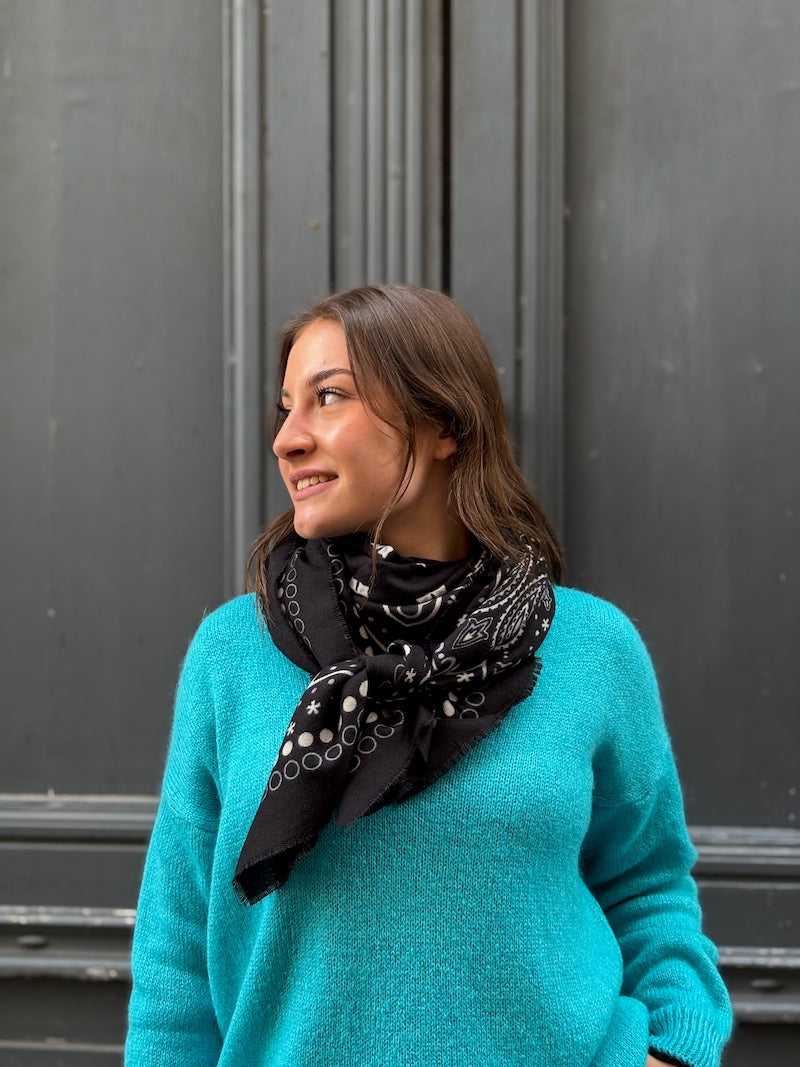 Foulard bandana noir en laine