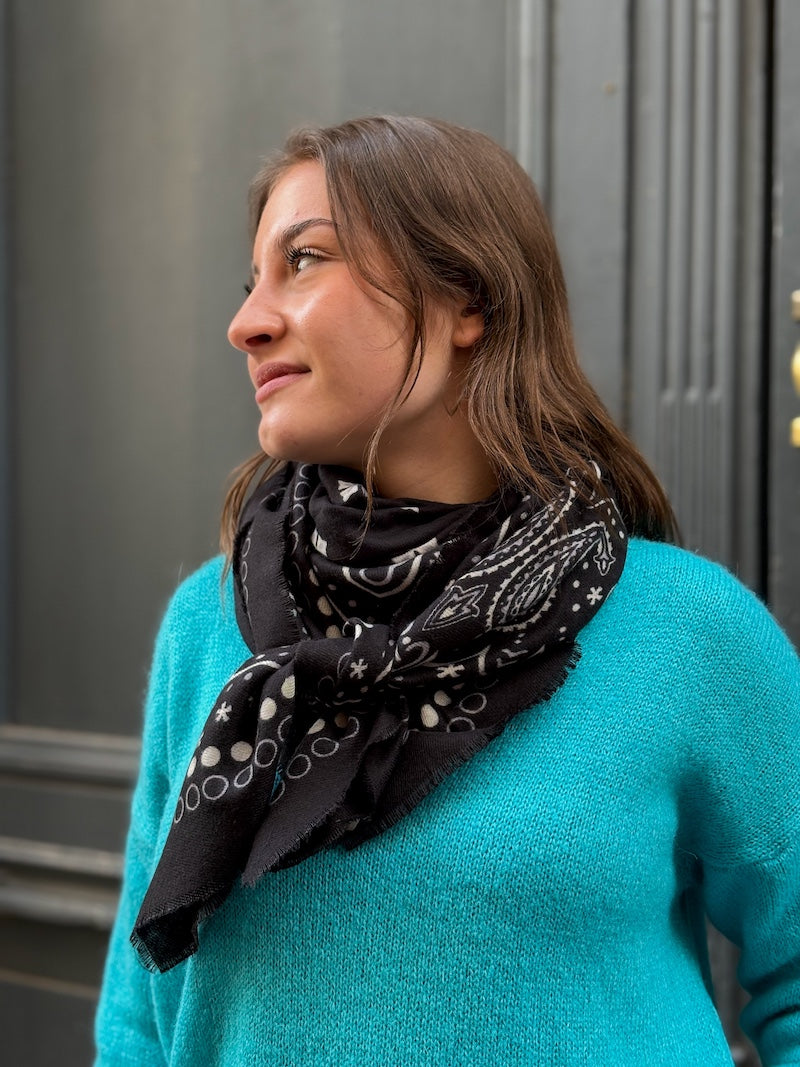 Foulard bandana noir en laine