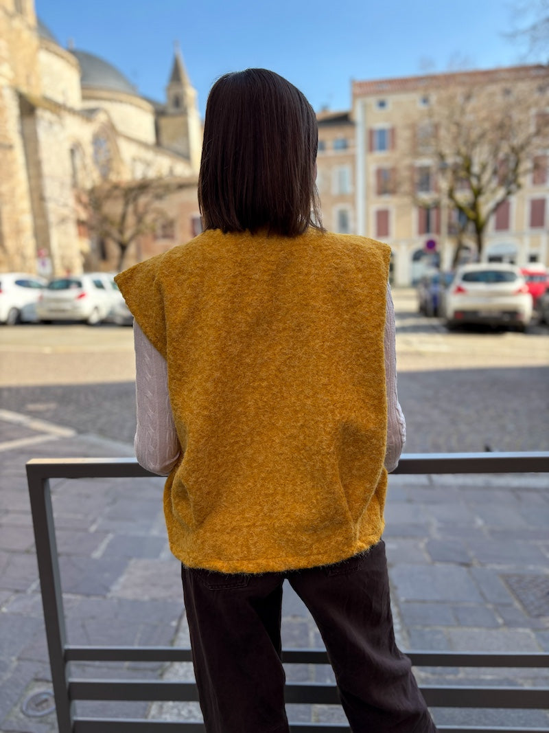 Gilet sans manches duveteux - Tendance et moderne