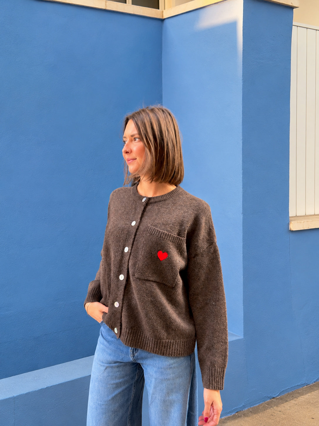 gilet marron chocolat à coeur tendance pour femme