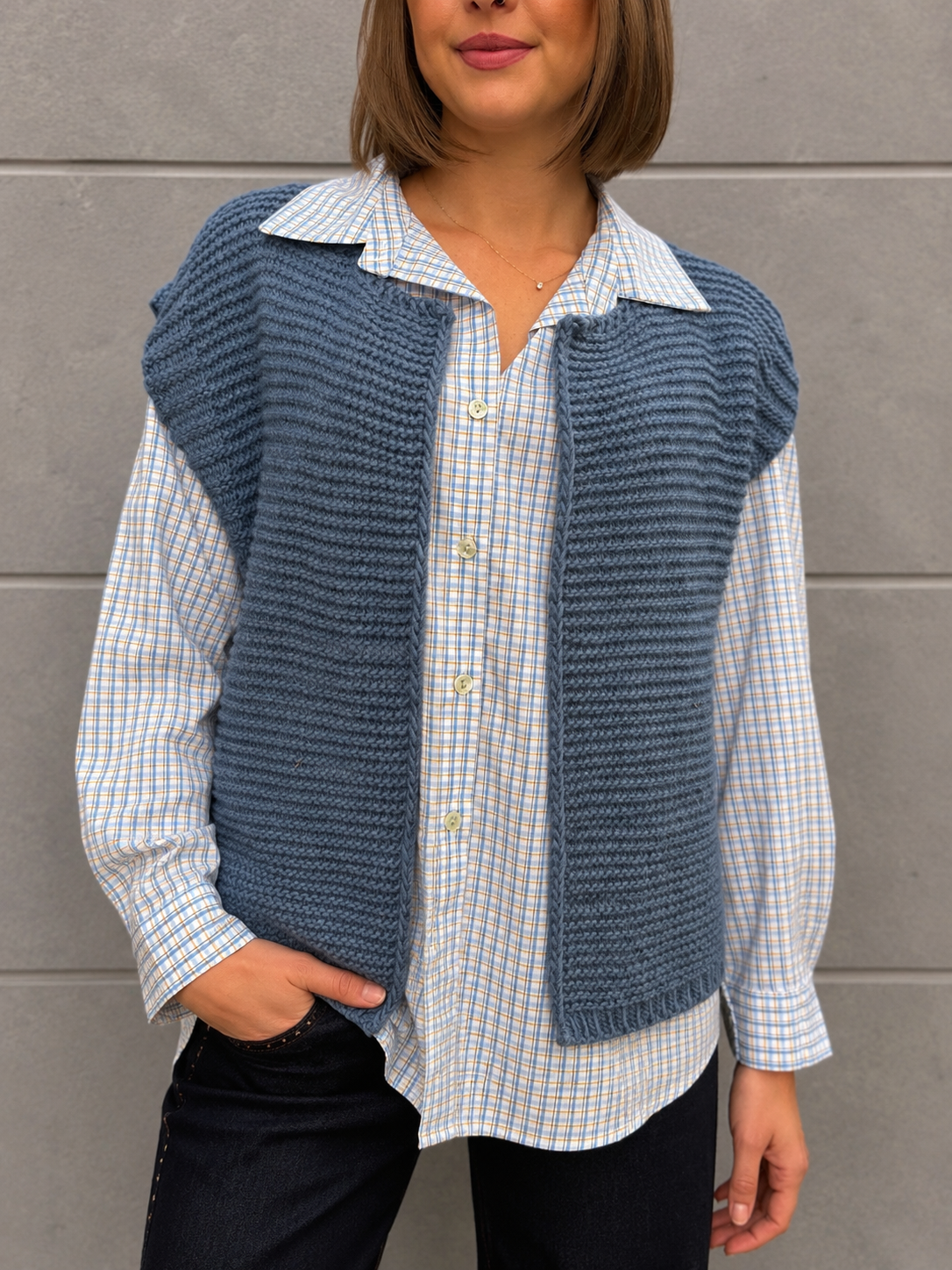 gilet sans manches tendance pour femme en crochet bleu mi saison automne