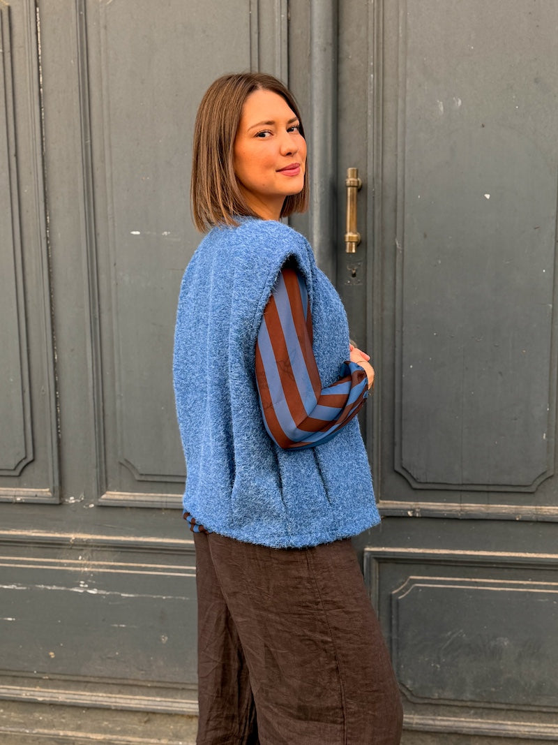 gilet bleu sans manches duveteux tendance pour femme