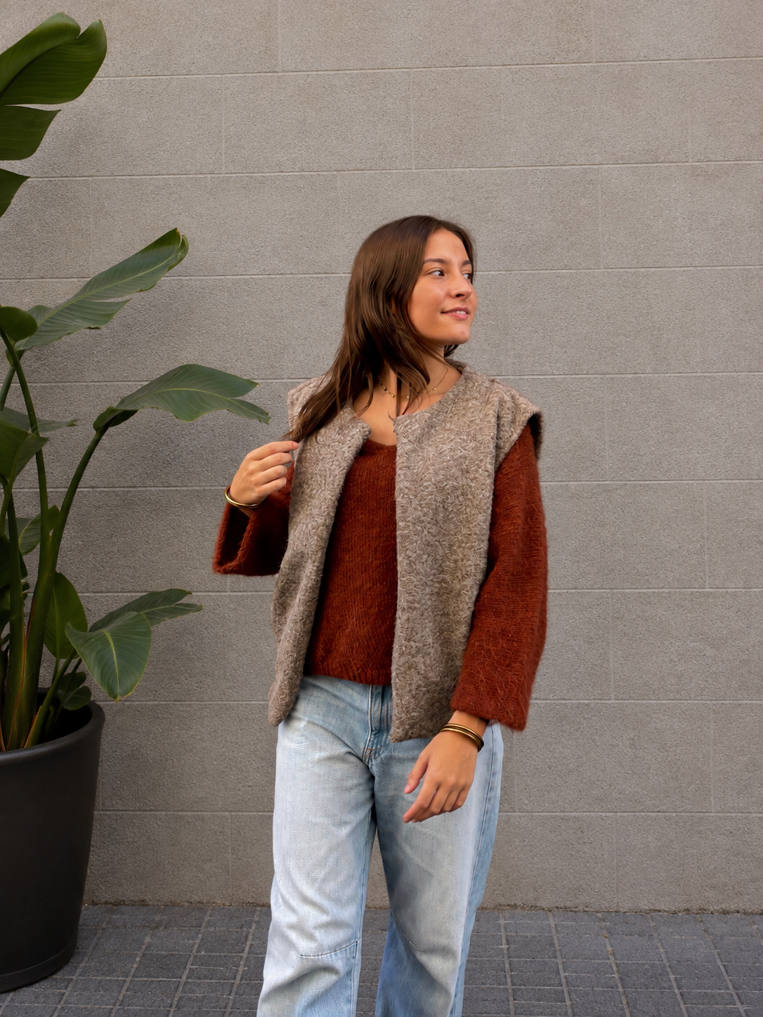 gilet sans manches duveteux taupe pour femme