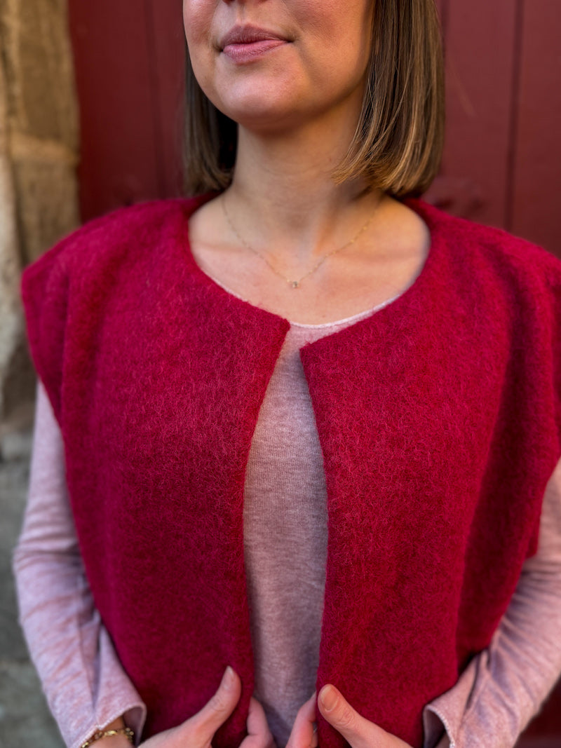 Gilet sans manches moumoute framboise
