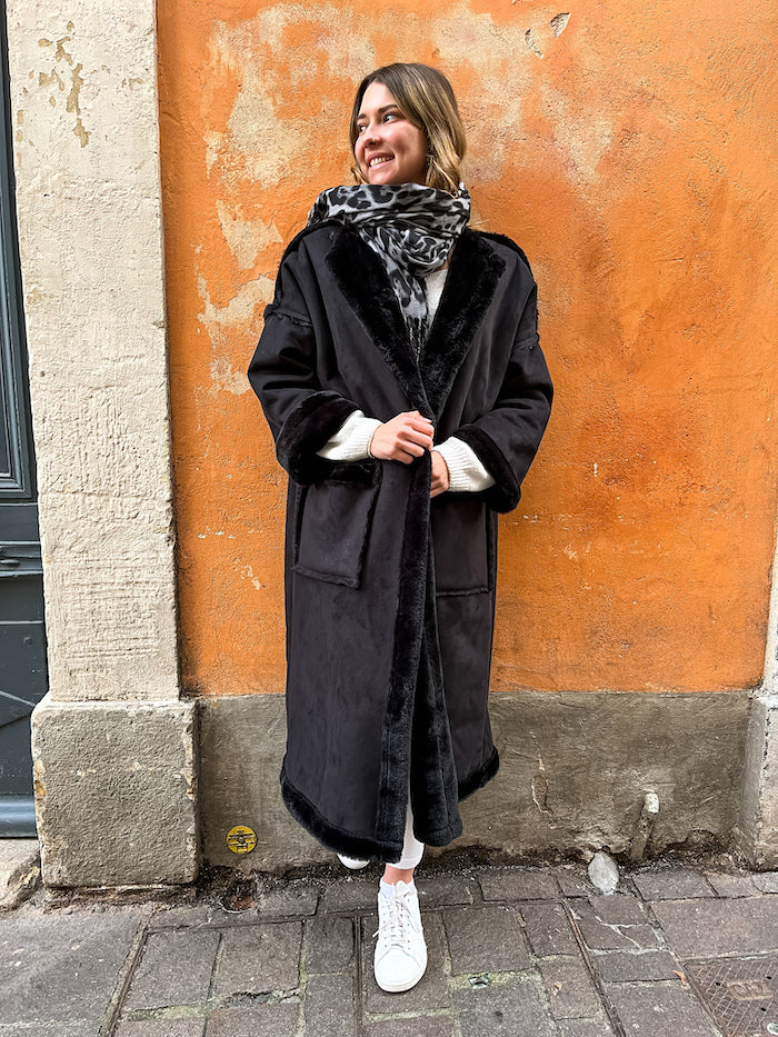 Manteau vintage long en fausse fourrure et suédine noir tendance