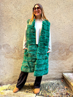 Manteau long sans manches en fausse fourrure verte