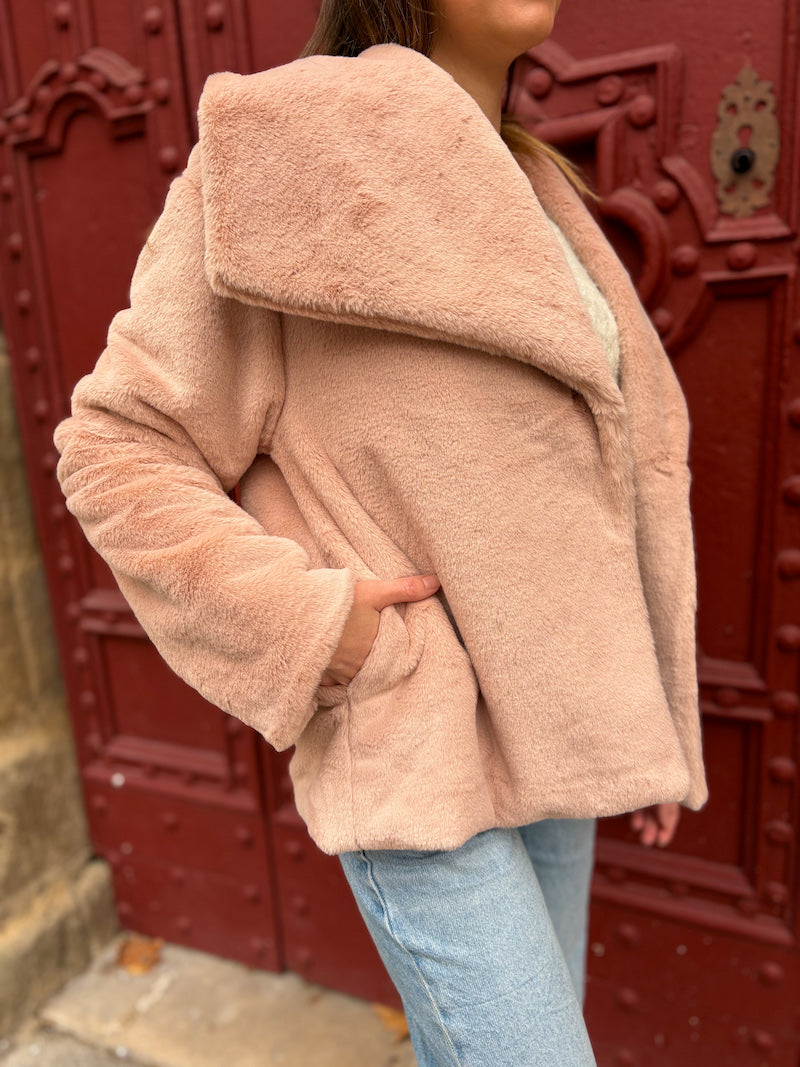 Manteau femme en fausse fourrure rose pâle – Style chic et doux