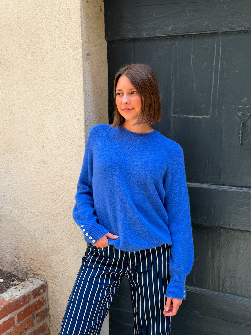 tenue d'automne tendance bleu pull bleu roi en laine