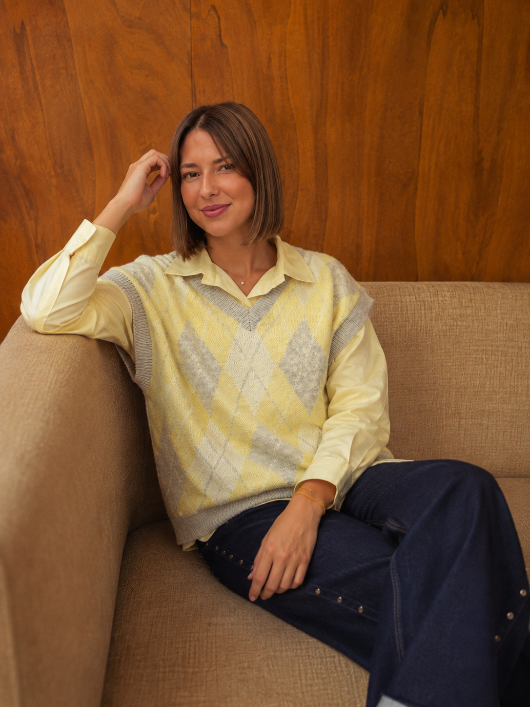 pull sans manches jacquard tendance losange gris et jaune