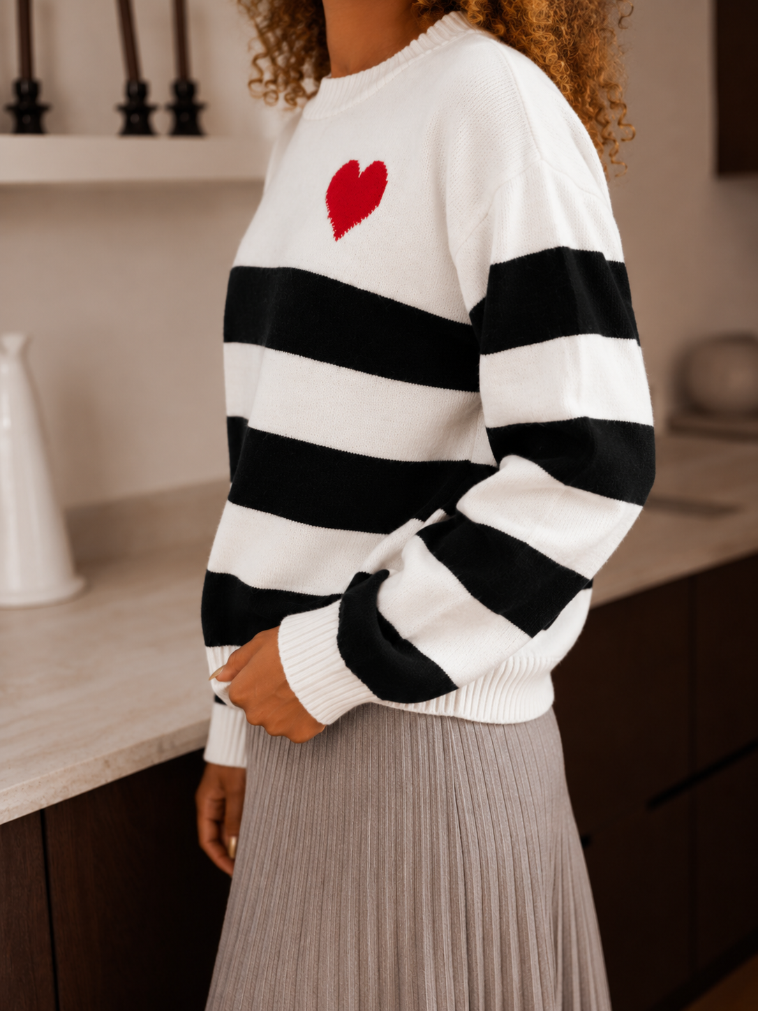 pull femme tendance à rayures noires et blanches