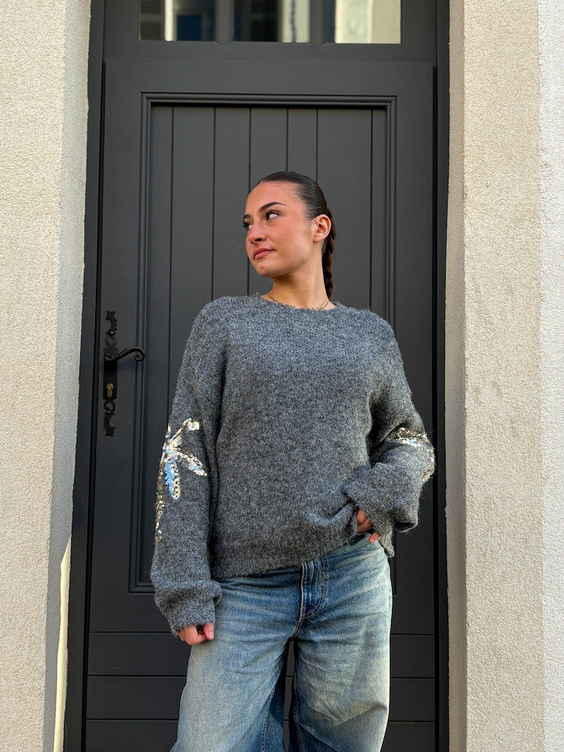 Pull gris en laine avec palmiers