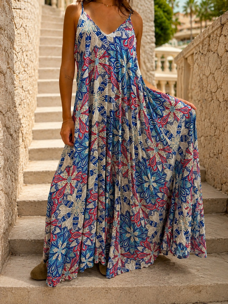 Robe longue à fines bretelles motif bohème bleu et rose