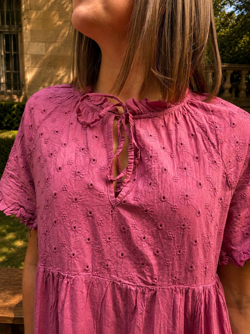 Robe longue en broderie anglaise rose - Bohème chic